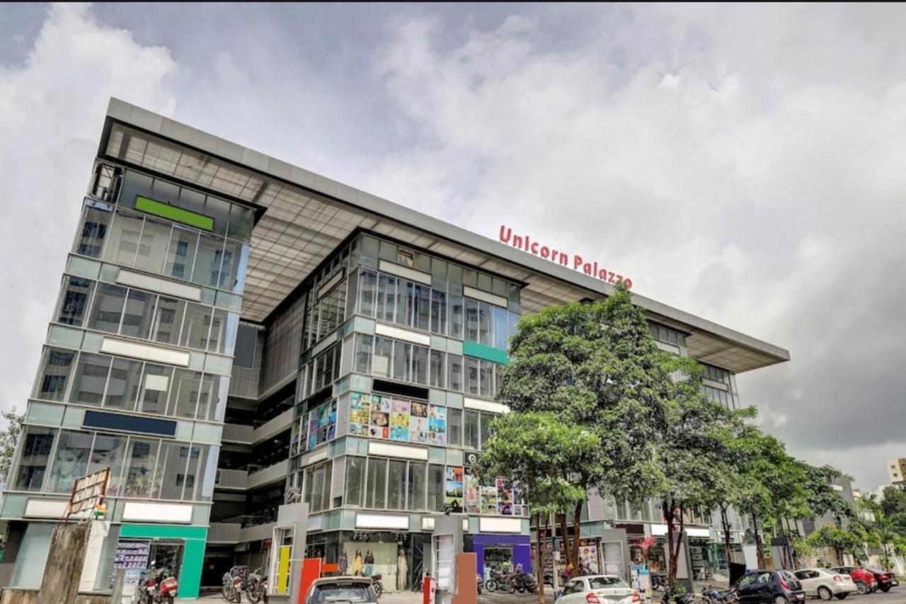 Hotel Unicorn, Surat Exterior foto